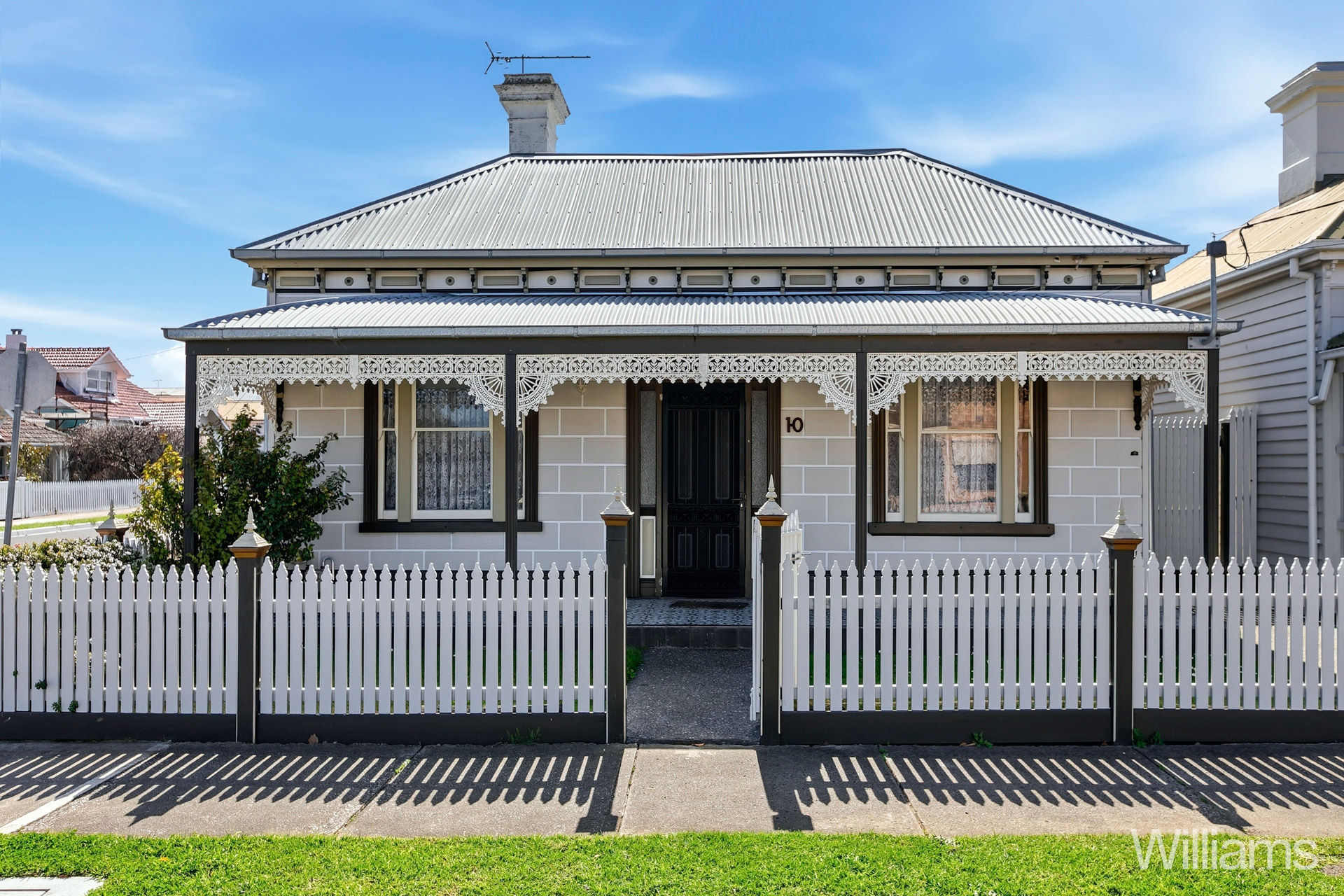 WILLIAMSTOWN